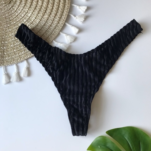 Victoria’s Secret PINK Velvet High Leg Thong Panty Black NEW - Picture 2 of 3